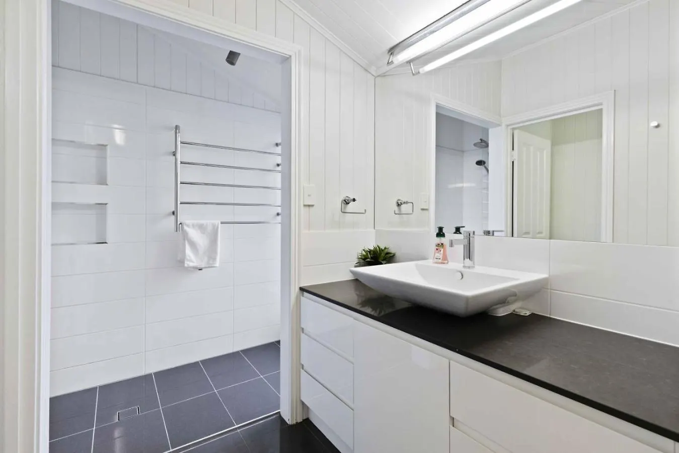 Family Friendly, Pool, 9Km To City By Custom Bnb Hosting Brisbane Hébergement de vacances